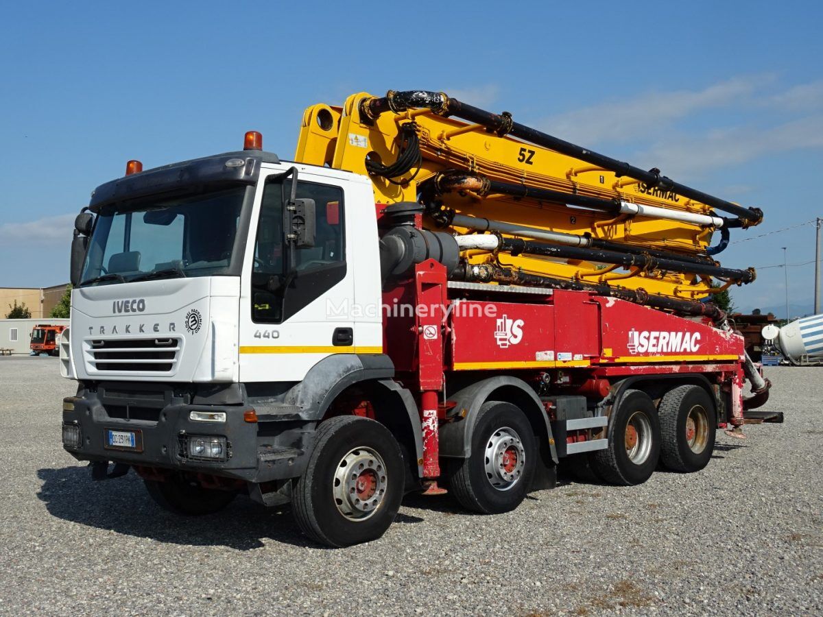 bomba de betão Sermac 5Z35  no chassi IVECO TRAKKER  410E44