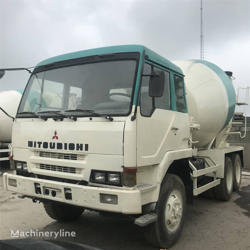 camião betoneira Mitsubishi FV415J