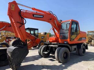 escavadora de rodas Doosan DH150