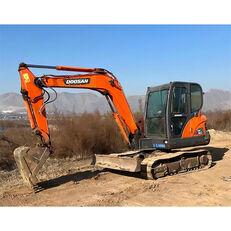 mini-escavadora Doosan DX60