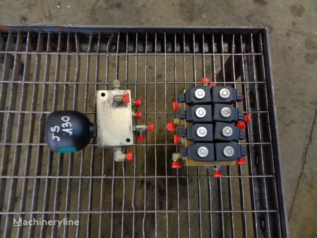 distribuidor hidráulico JCB Electrovalve para escavadora JCB JS 130